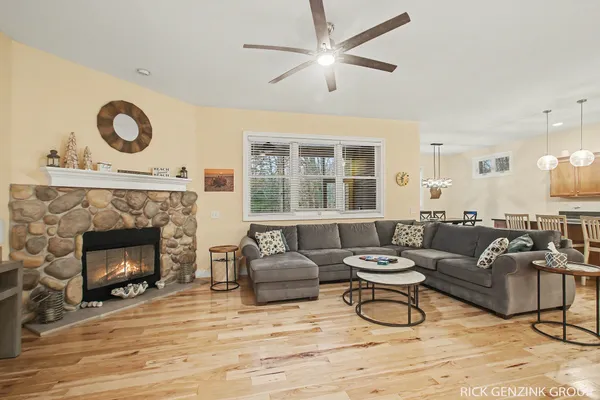 $694,500 | 6288 Hawthorne Court, Saugatuck, MI 49453