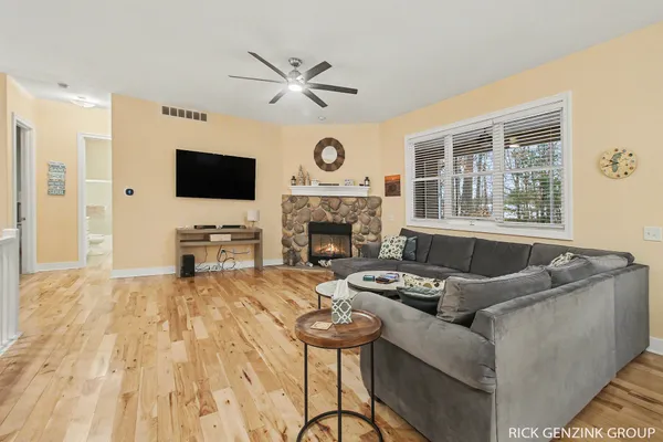 $694,500 | 6288 Hawthorne Court, Saugatuck, MI 49453