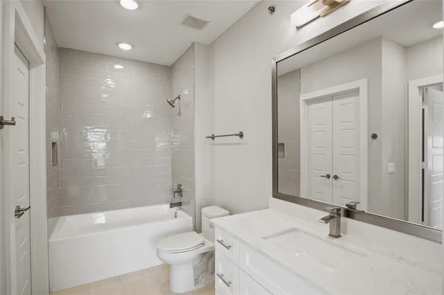 $1,950 | 2721 Wingate Street, Unit 313, Fort Worth, TX 76107