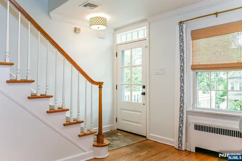 $799,000 | 60 Clinton Road, Glen Ridge, NJ 07028