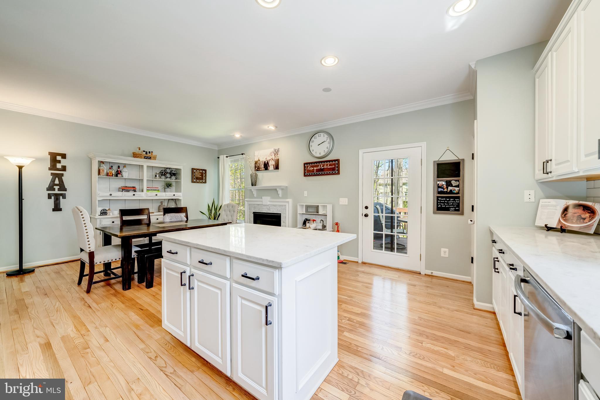 1229 Wild Hawthorn Way Reston, VA 20194 - Photo 12 of 29 Gallery Image 12