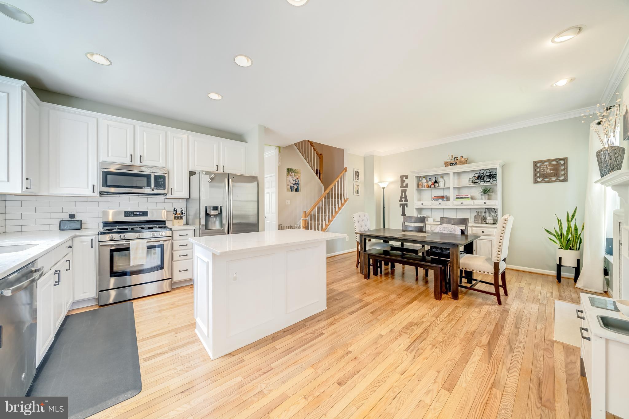 1229 Wild Hawthorn Way Reston, VA 20194 - Photo 10 of 29 Gallery Image 10