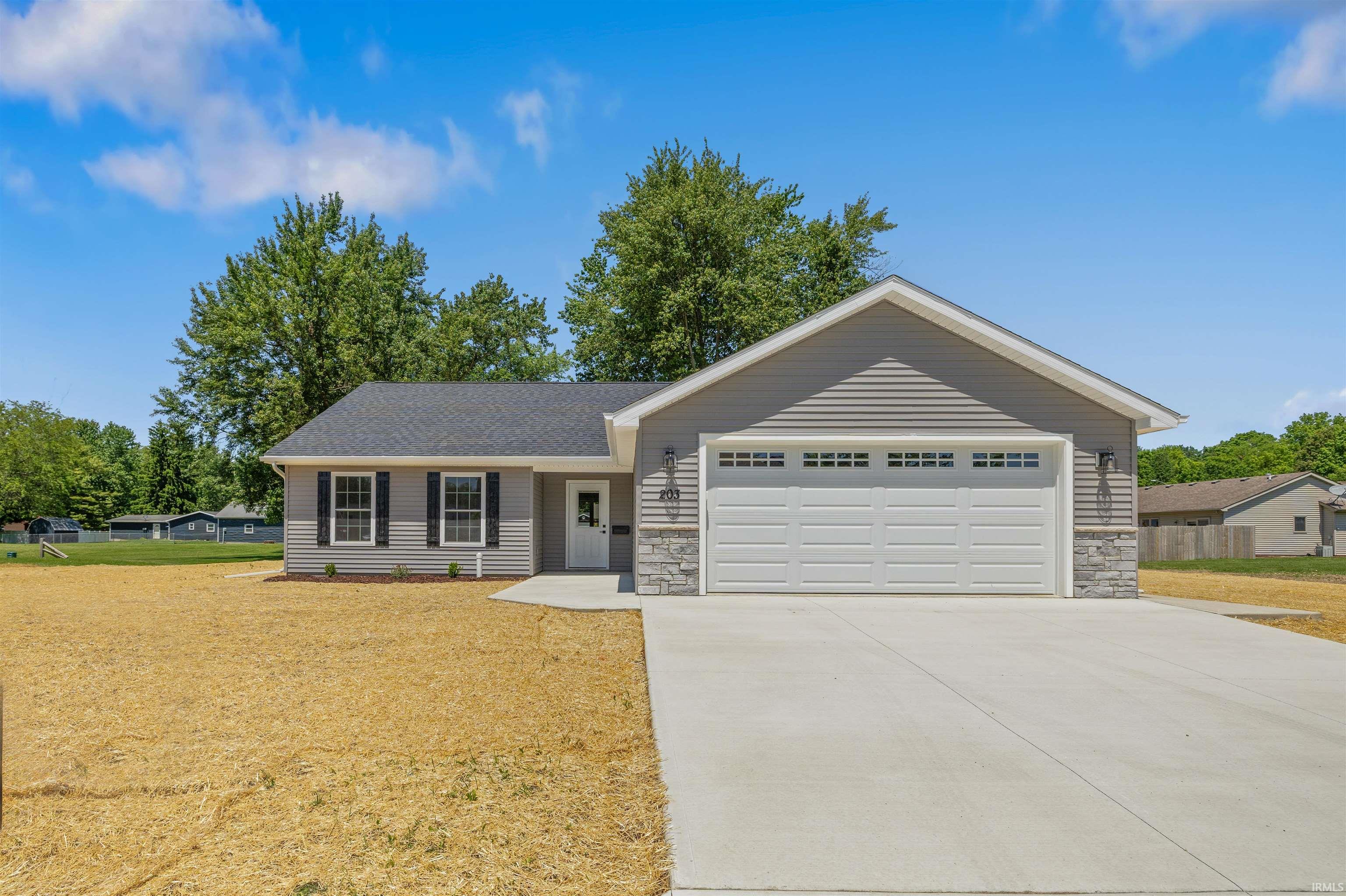 203 South Ivy Lane Butler, IN 46721 - Photo 2 of 33