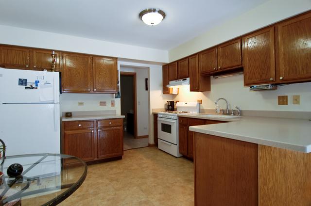 863 Barlina Road, Unit 863 Crystal Lake, IL 60014 - Photo 5 of 10