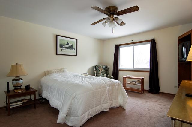863 Barlina Road, Unit 863 Crystal Lake, IL 60014 - Photo 9 of 10