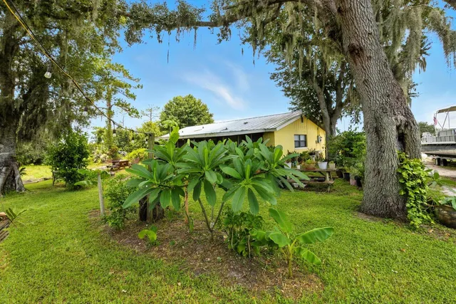 a view of an ocean yard