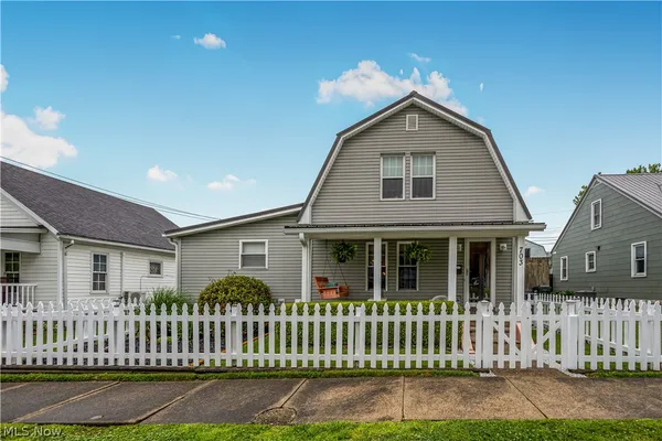 $194,000 | 703 6th Street, St. Marys, WV 26170