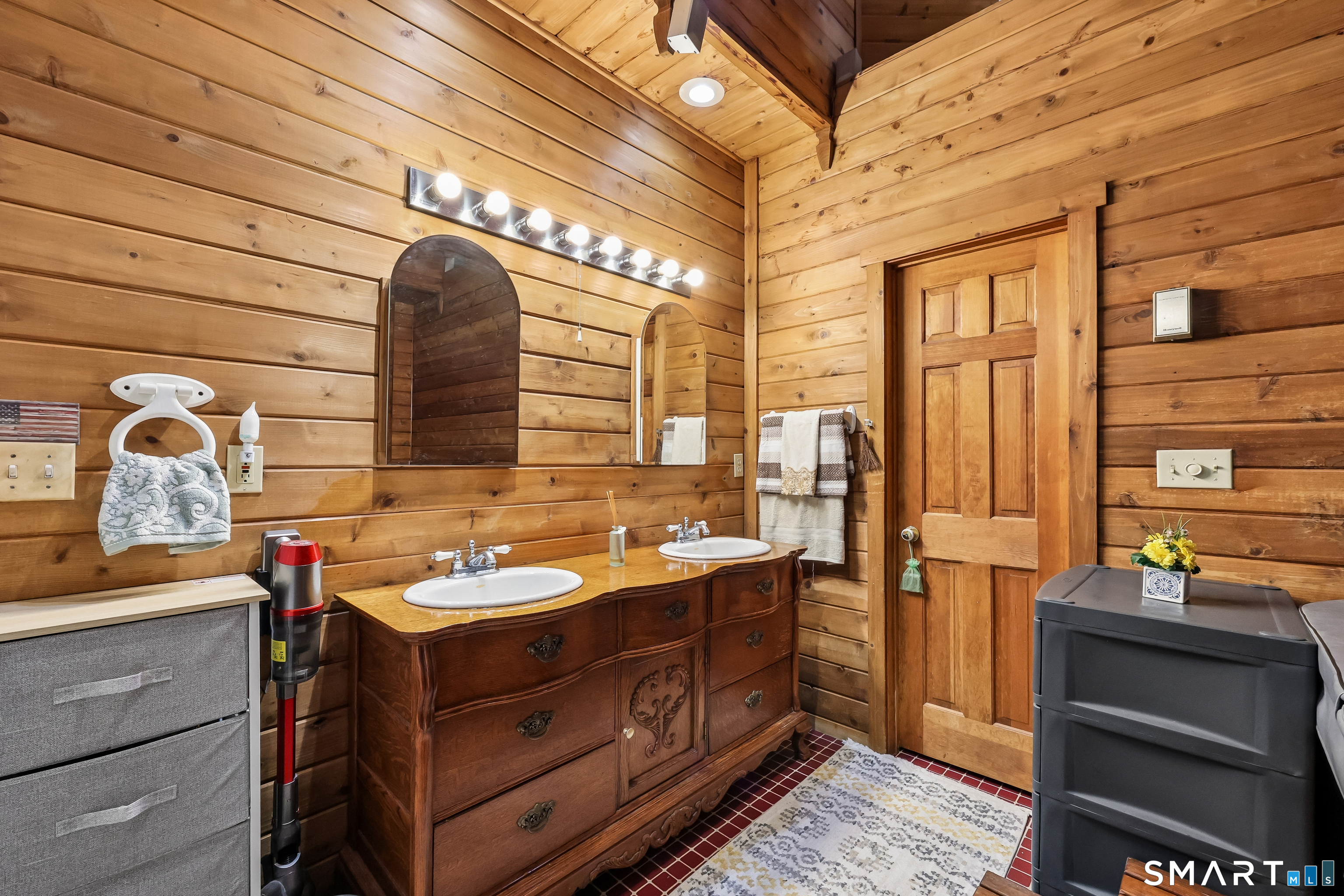 112 Idlewood Road Wolcott, CT 06716 - Photo 16 of 39 Gallery Image 16