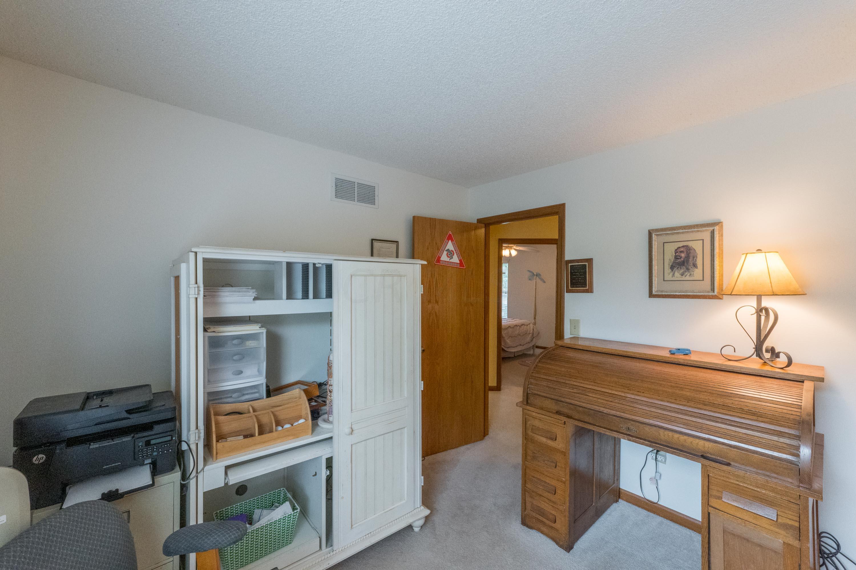 664 Ridenour Road Columbus, OH 43230 - Photo 47 of 77 044P1703870