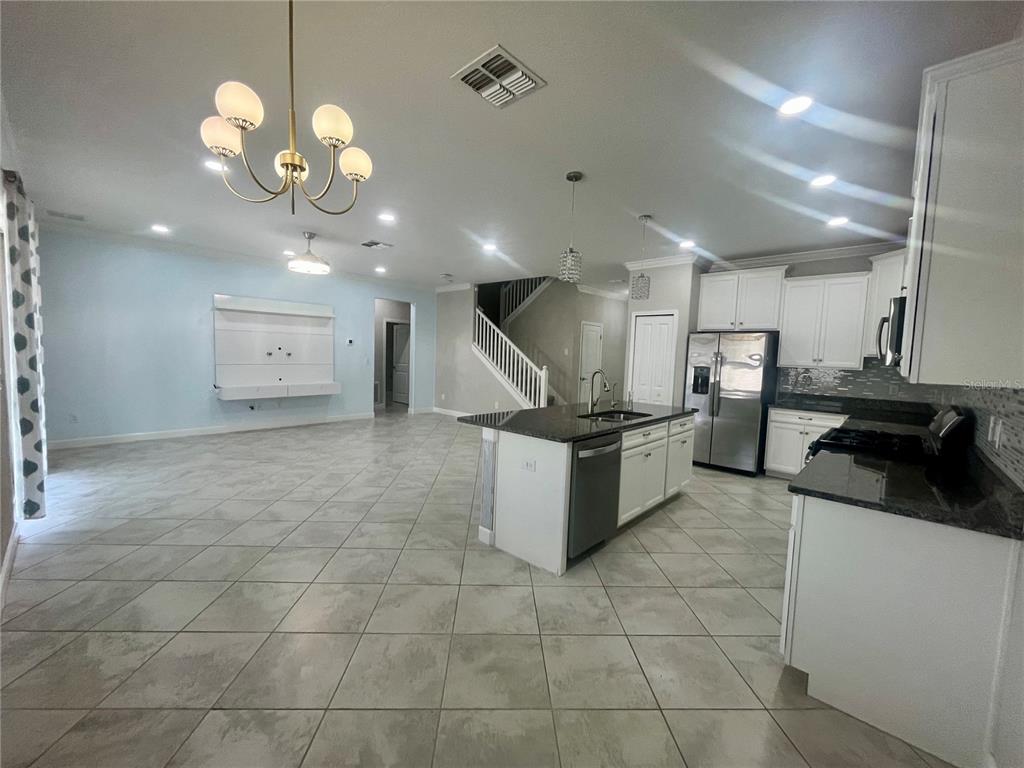 25149 Lambrusco Loop Lutz, FL 33559 - Photo 8 of 31