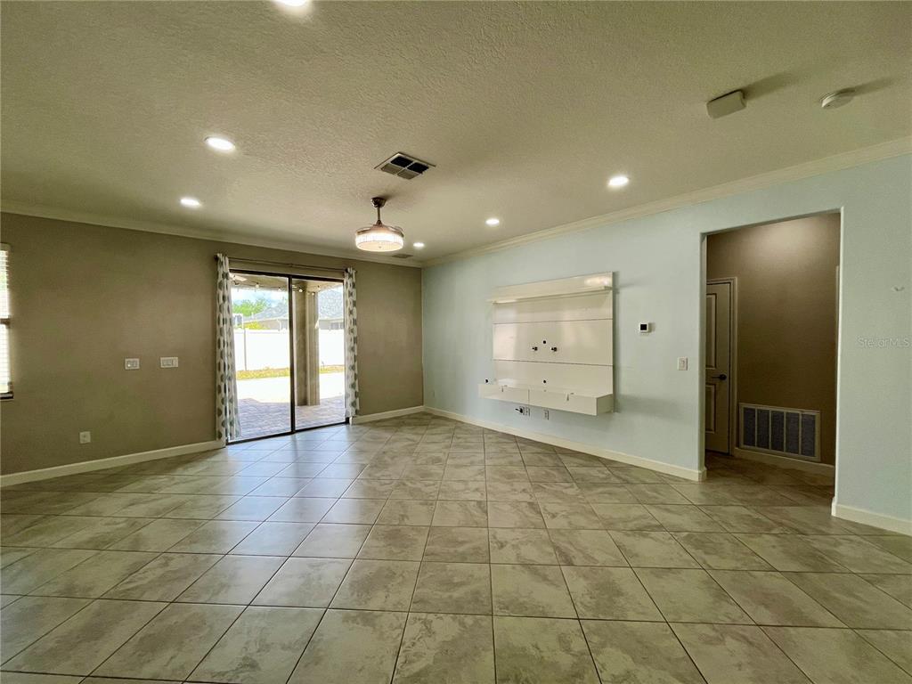 25149 Lambrusco Loop Lutz, FL 33559 - Photo 9 of 31