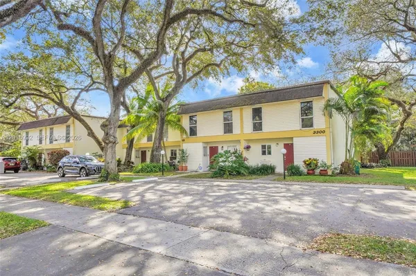$3,000 | 3300 Atlanta Street, Unit 15F, Hollywood, FL 33021