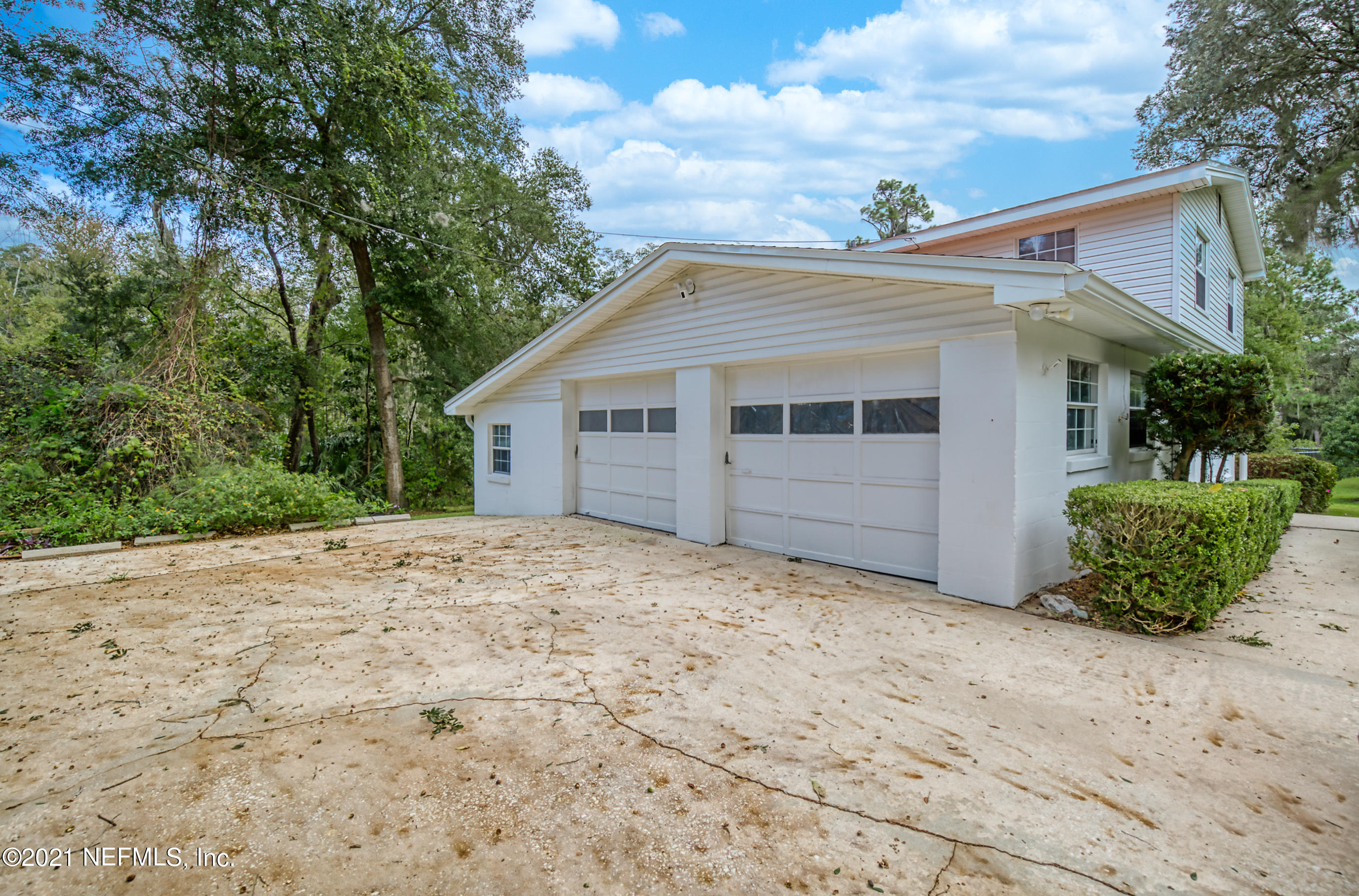 1043 Chapeau Road Jacksonville, FL 32211 - Photo 4 of 50 94B544C0-CC56-4B9C-8AC4-3A4A91645C73