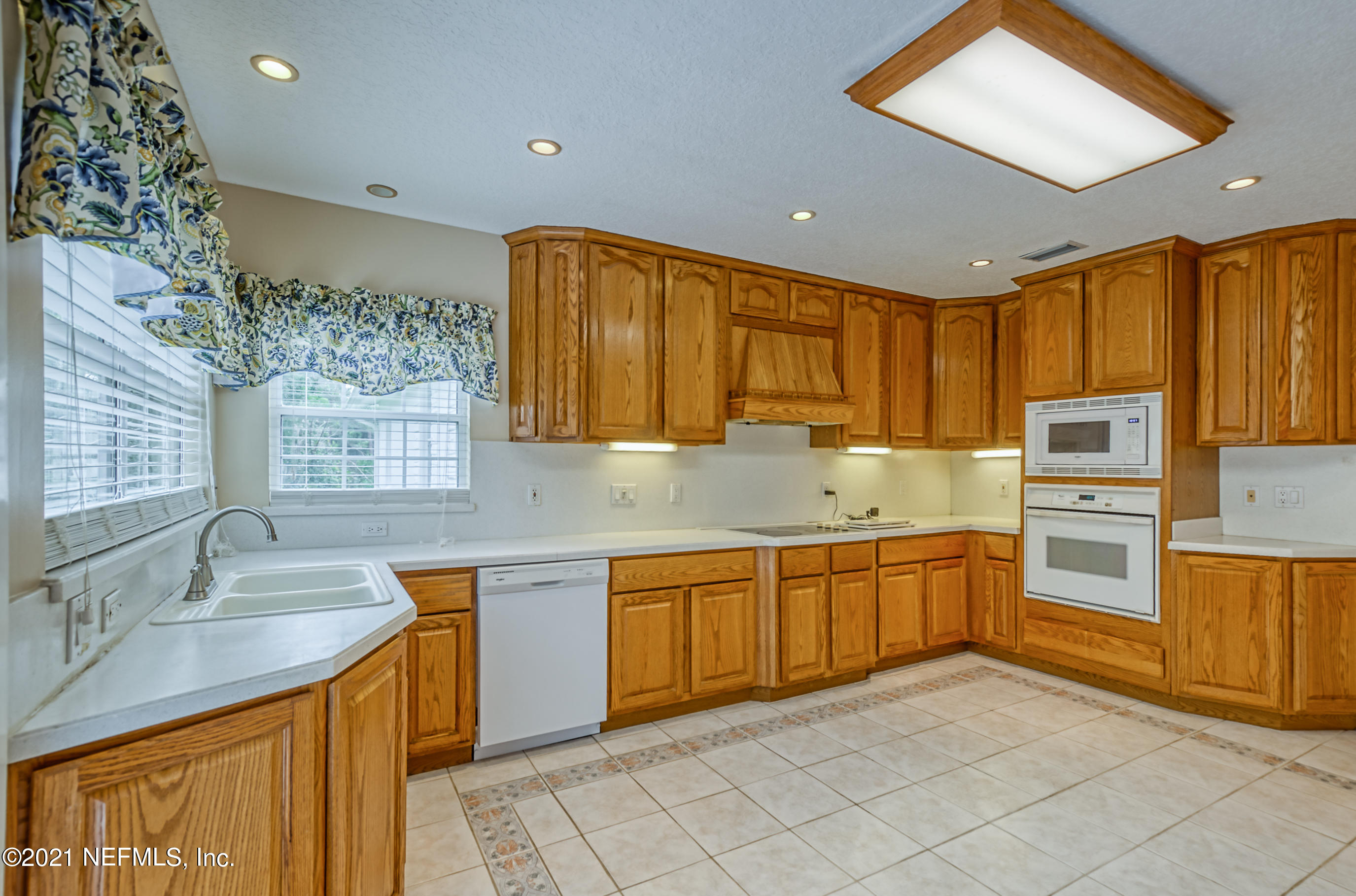 1043 Chapeau Road Jacksonville, FL 32211 - Photo 6 of 50 0DBD9383-673D-4C87-A577-7D634DC00897