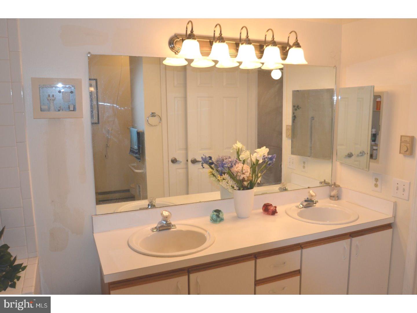 2 Hempstead Road, Unit B Monroe Township, NJ 08831 - Photo 12 of 21 Gallery Image 12
