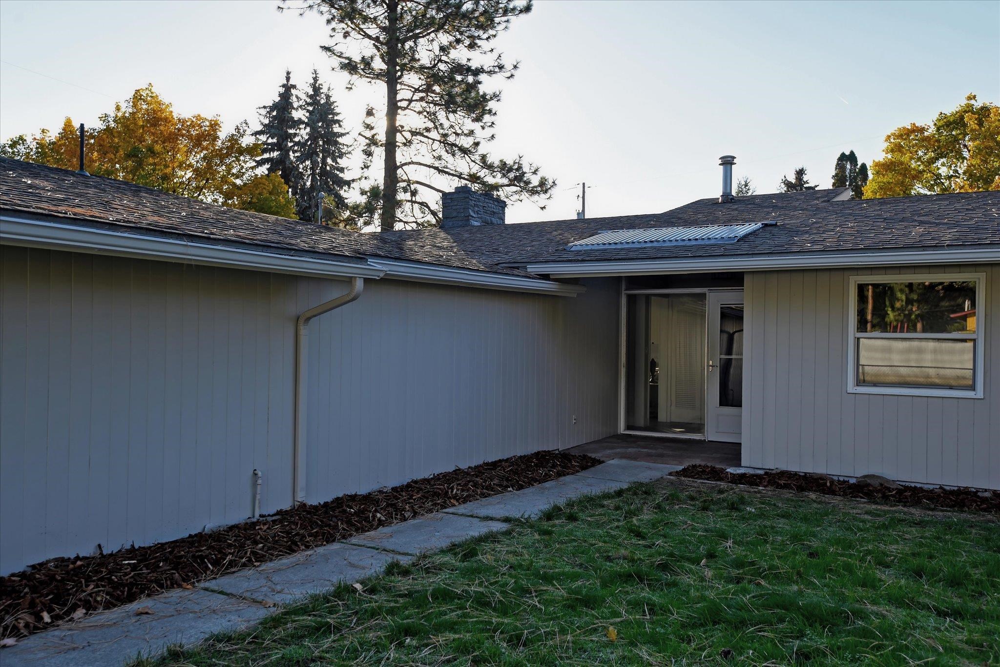2012 South University Road Spokane Valley, WA 99206 - Photo 23 of 27