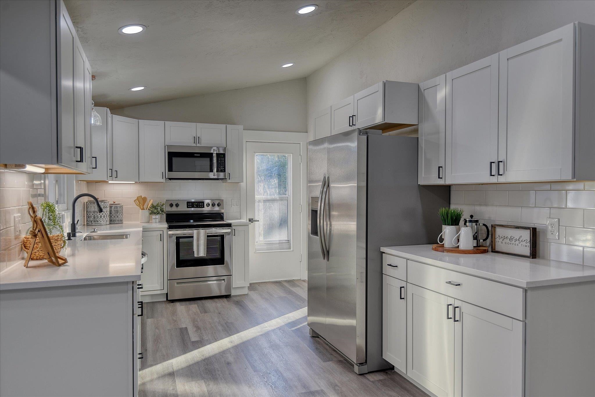 2012 South University Road Spokane Valley, WA 99206 - Photo 3 of 27