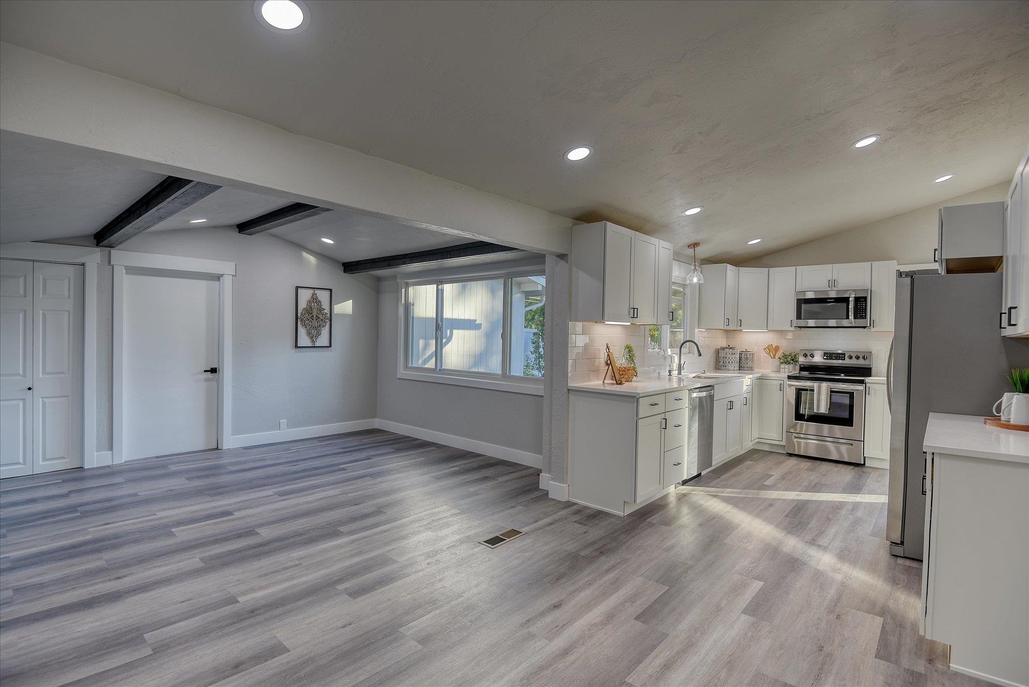 2012 South University Road Spokane Valley, WA 99206 - Photo 9 of 27