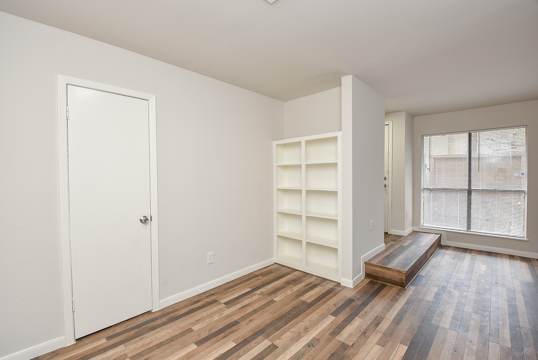 3644 Ocee Street Houston, TX 77063 - Photo 9 of 32