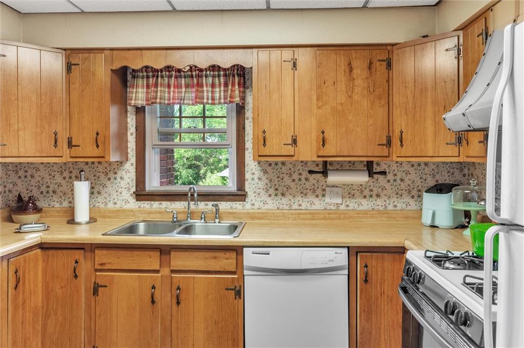 409 Ridge Avenue Canonsburg, PA 15317 - Photo 9 of 21 Gallery Image 9