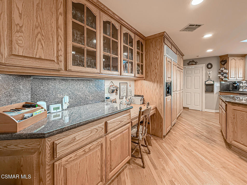 24525 Desert Avenue Newhall, CA 91321 - Photo 32 of 76