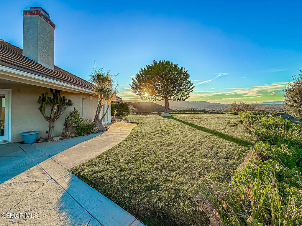24525 Desert Avenue Newhall, CA 91321 - Photo 66 of 76