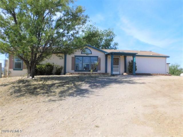 26400 North Bull Snake Road Paulden, AZ 86334 - Photo 21 of 41 front yard