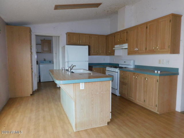 26400 North Bull Snake Road Paulden, AZ 86334 - Photo 25 of 41 kitchen