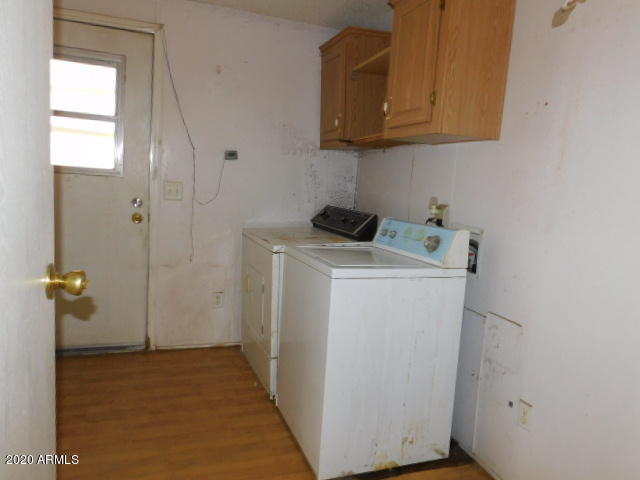 26400 North Bull Snake Road Paulden, AZ 86334 - Photo 26 of 41 laundry room