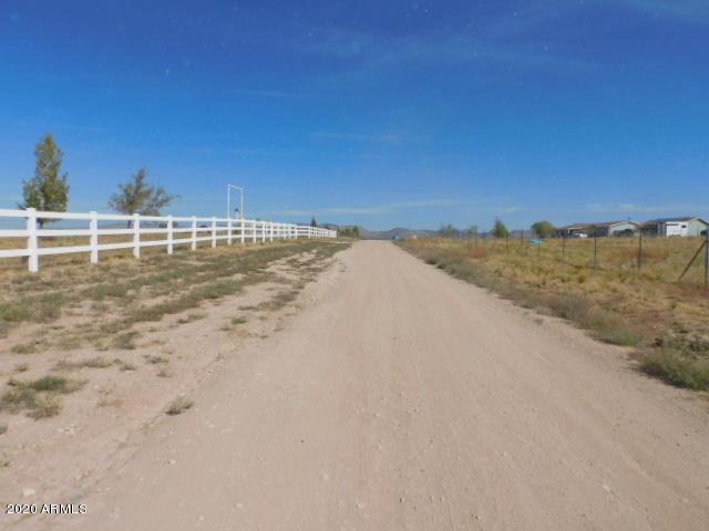 26400 North Bull Snake Road Paulden, AZ 86334 - Photo 40 of 41 street view right