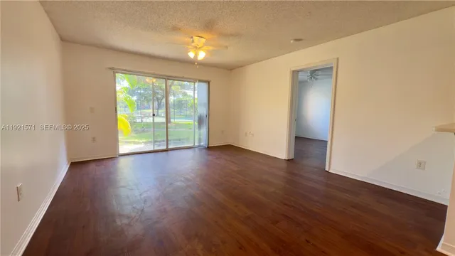 $2,100 | 4177 Haverhill Road, Unit 814, West Palm Beach, FL 33417