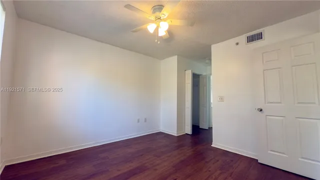 $2,100 | 4177 Haverhill Road, Unit 814, West Palm Beach, FL 33417