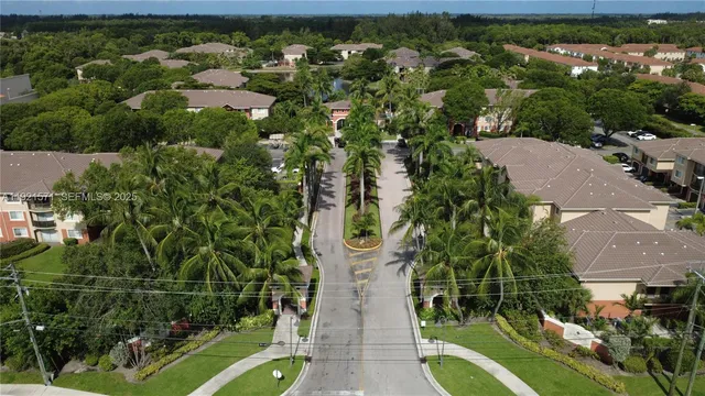 $2,100 | 4177 Haverhill Road, Unit 814, West Palm Beach, FL 33417