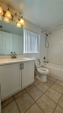 $2,100 | 4177 Haverhill Road, Unit 814, West Palm Beach, FL 33417