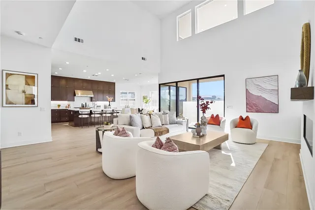 $1,950,000 | 27392 Dialogue Way, Valencia, CA 91381