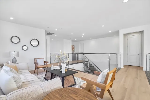 $1,950,000 | 27392 Dialogue Way, Valencia, CA 91381