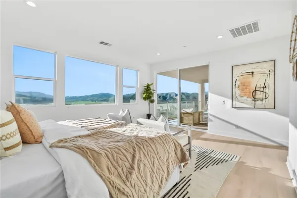 $1,890,000 | 27392 Dialogue Way, Valencia, CA 91381
