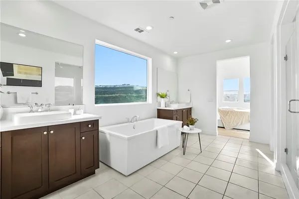 $1,890,000 | 27392 Dialogue Way, Valencia, CA 91381