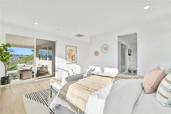 $1,890,000 | 27392 Dialogue Way, Valencia, CA 91381