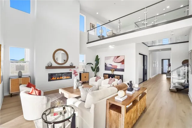 $1,950,000 | 27392 Dialogue Way, Valencia, CA 91381