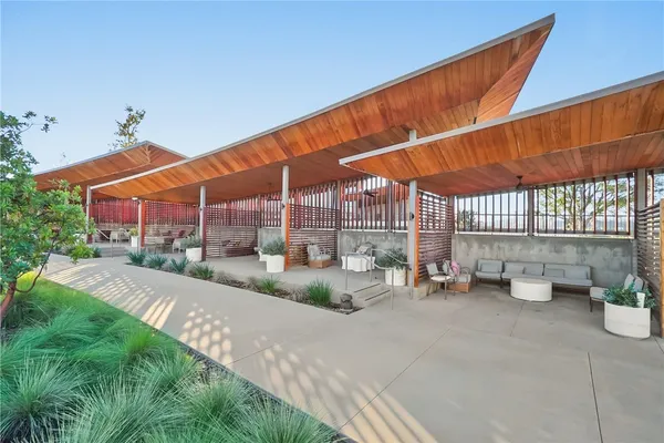 $1,890,000 | 27392 Dialogue Way, Valencia, CA 91381