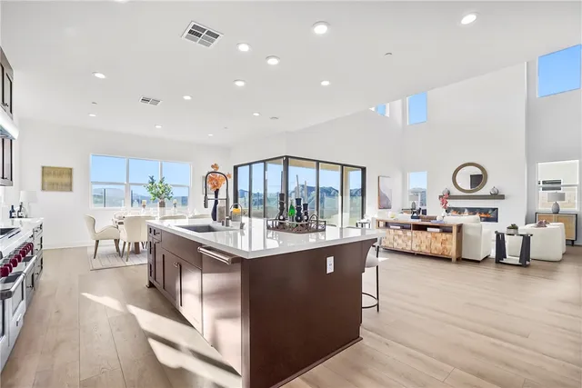 $1,950,000 | 27392 Dialogue Way, Valencia, CA 91381