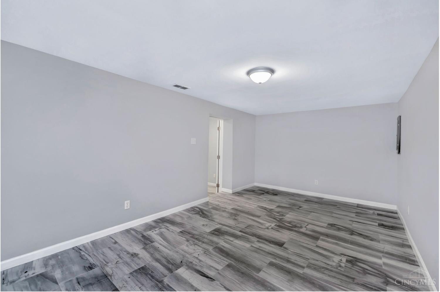 4284 Foley Road Cincinnati, OH 45205 - Photo 26 of 34