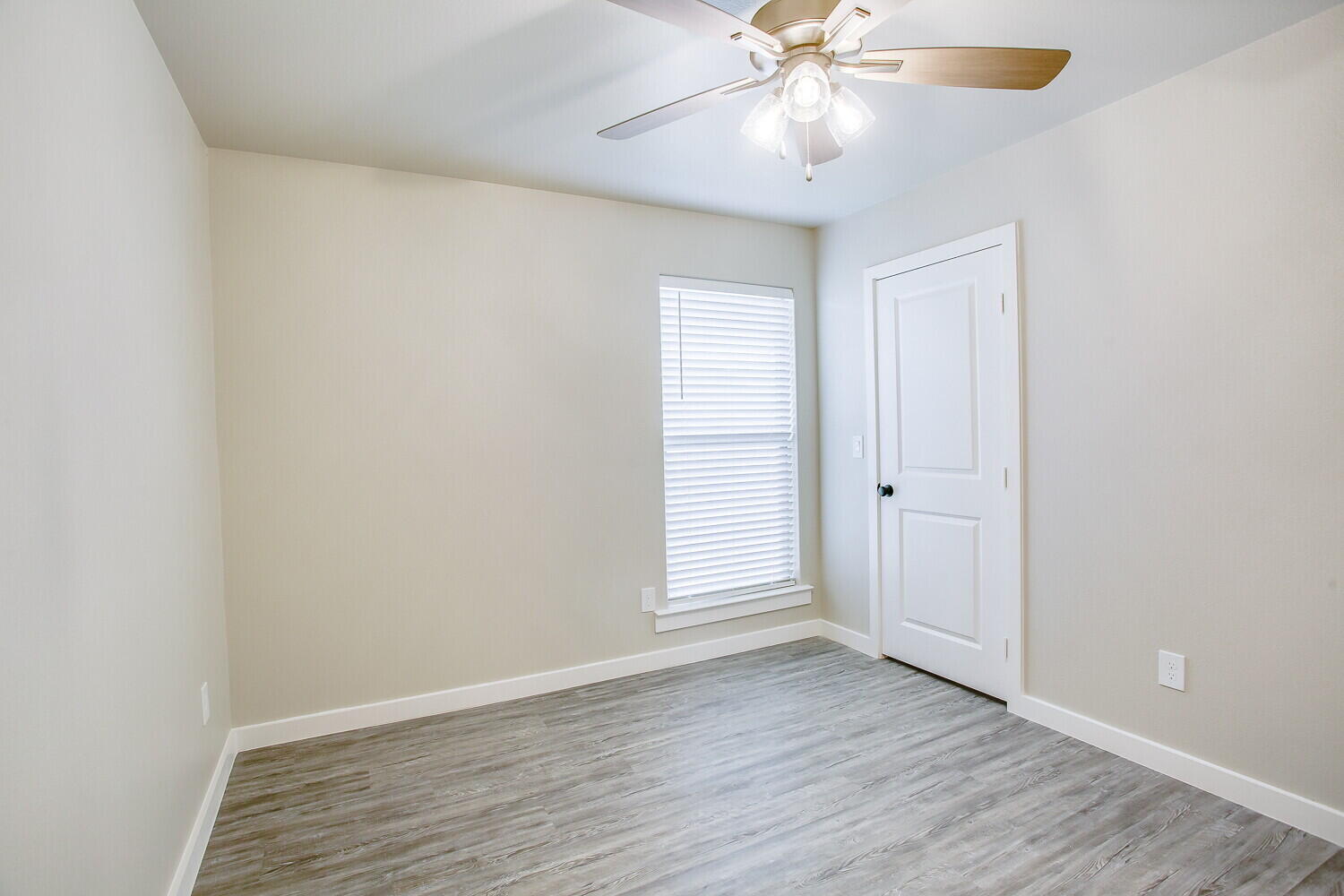 1917 133rd Street Lubbock, TX 79423 - Photo 15 of 18 l-244