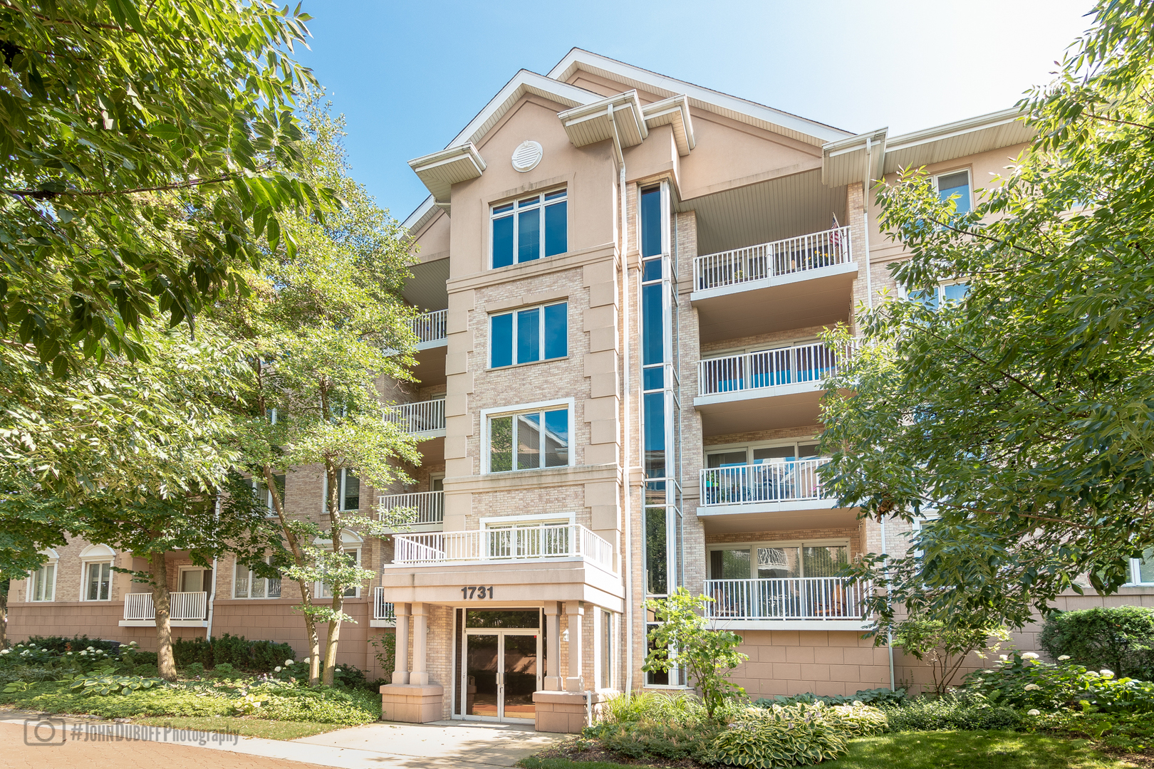 1731 Pavilion Way, Unit 502 Park Ridge, IL 60068 - Photo 1 of 17