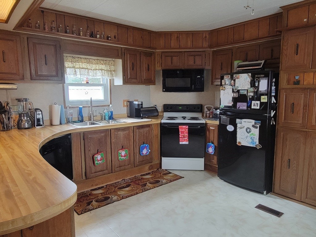 3 Lane F Coventry, RI 02816 - Photo 7 of 32 Gallery Image 7