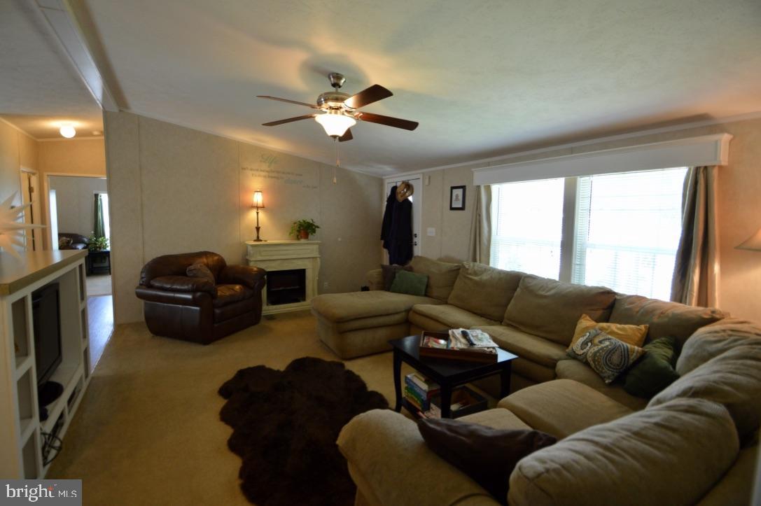73 Sherry Drive Lititz, PA 17543 - Photo 4 of 21 Gallery Image 4
