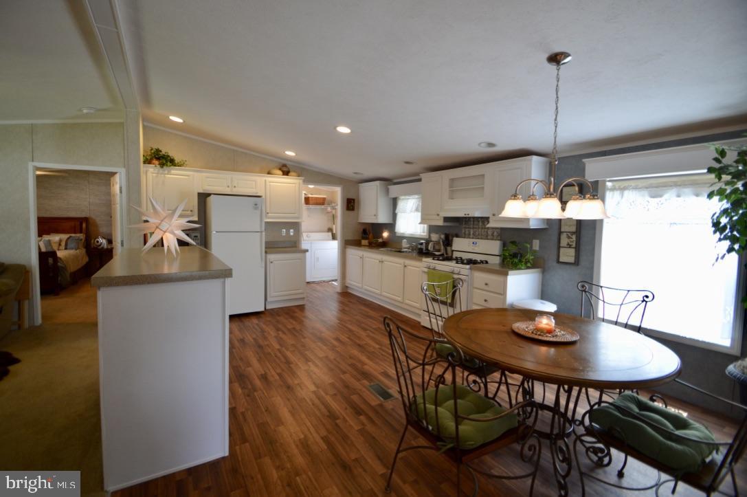 73 Sherry Drive Lititz, PA 17543 - Photo 8 of 21 Gallery Image 8