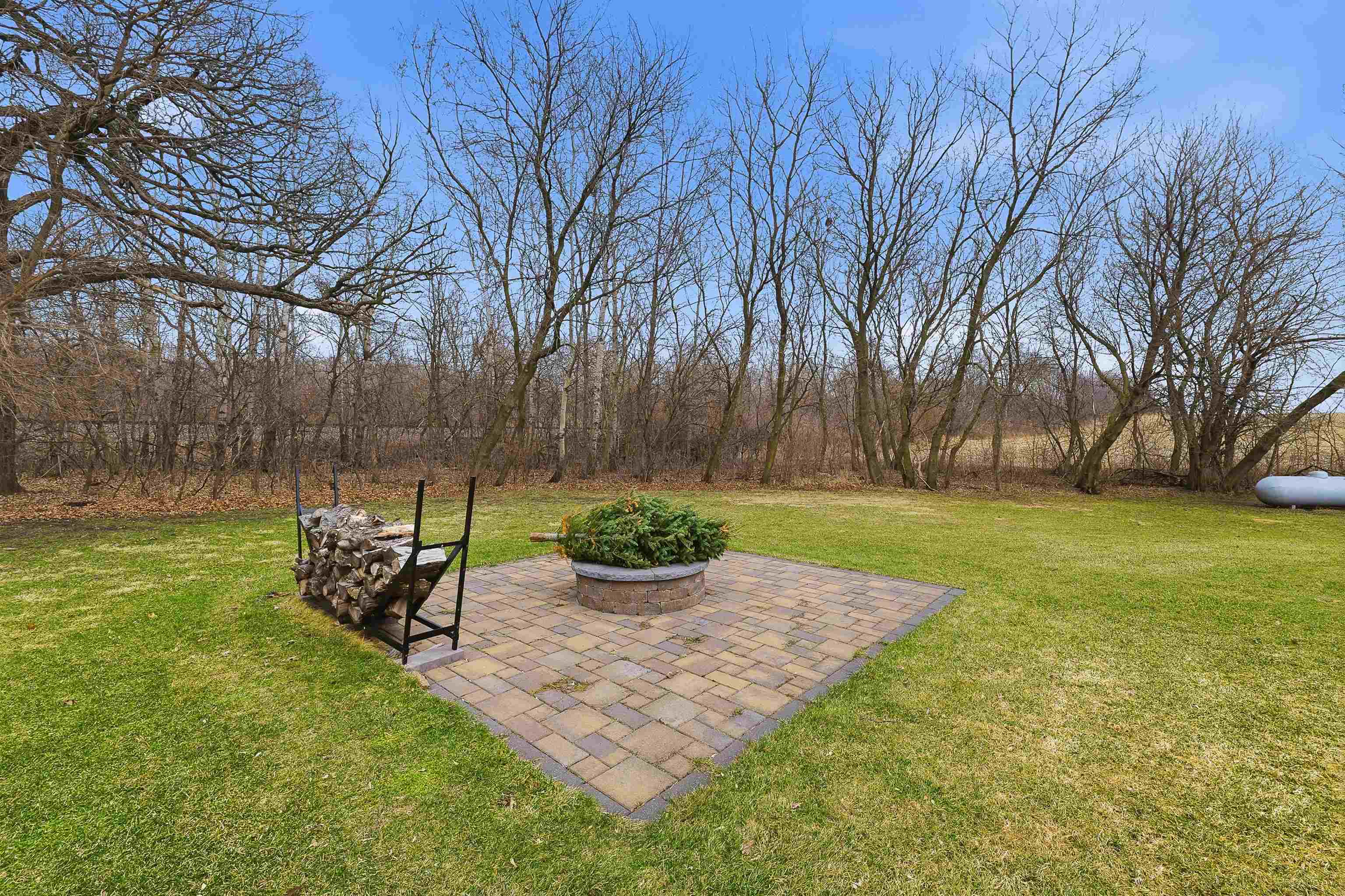 N4202 Welsh Road Juneau, WI 53039 - Photo 8 of 38