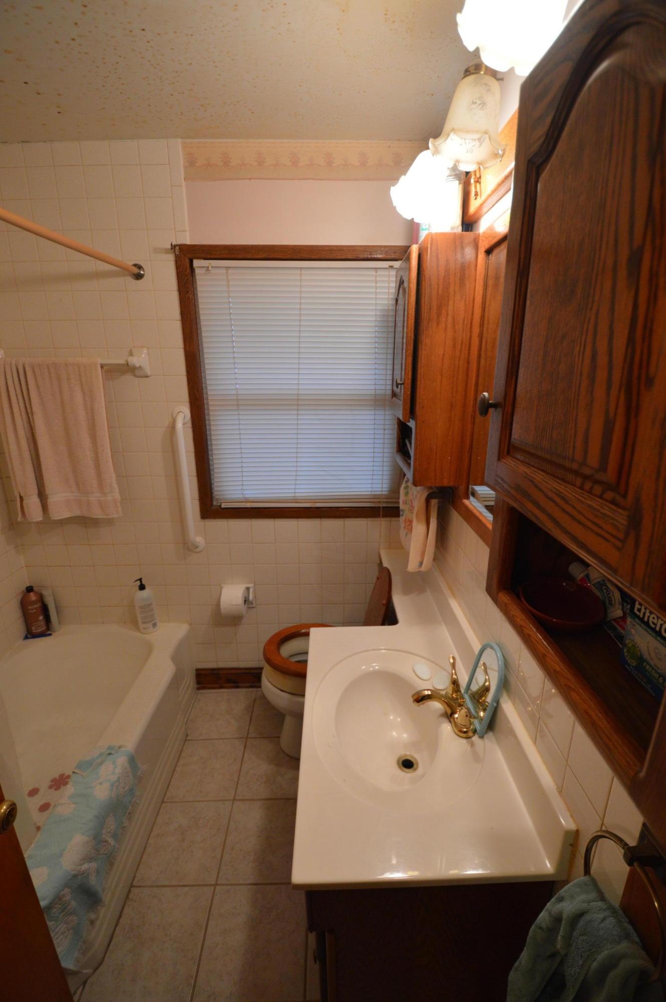 3565 Maize Road Columbus, OH 43224 - Photo 8 of 16 DSC_0353
